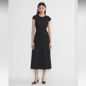 EUC Aritzia Babaton Hamptons Dress